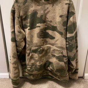 Cabela's Outdoor Gear Tag in Green and Tan